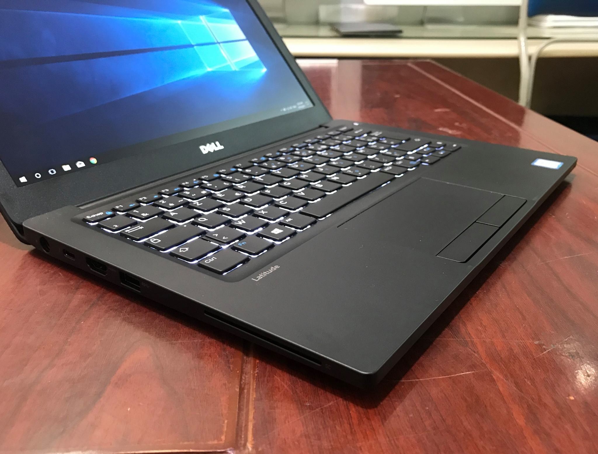 DELL LATITUDE 7280 core i5-6200u/ 8Gb/ 256gb/ 12,5inch HD
