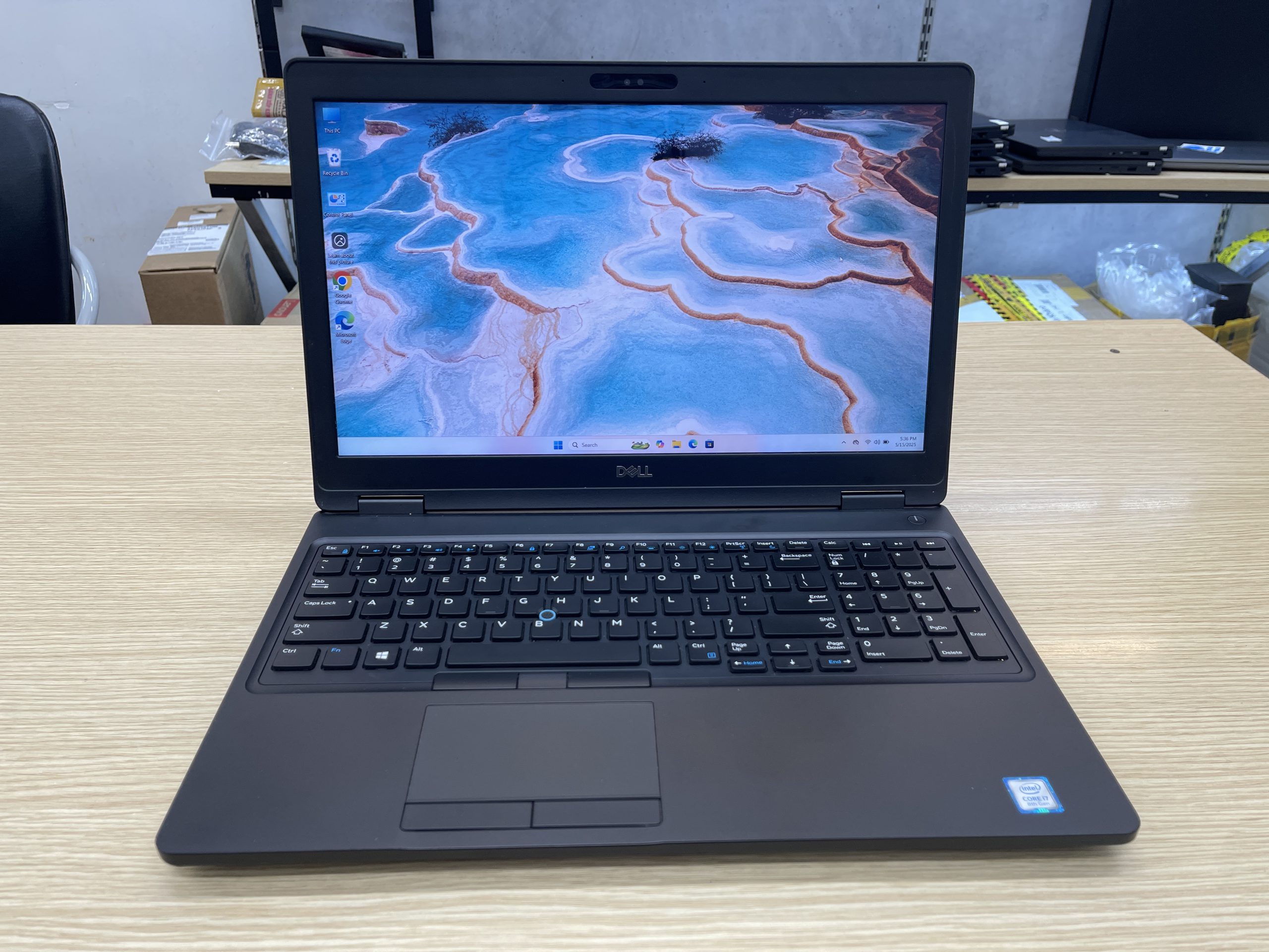 Dell Precision 3530 core i7-8750H/ 8GB/ 256GB/ Quadro P600/ 15.6 FHD